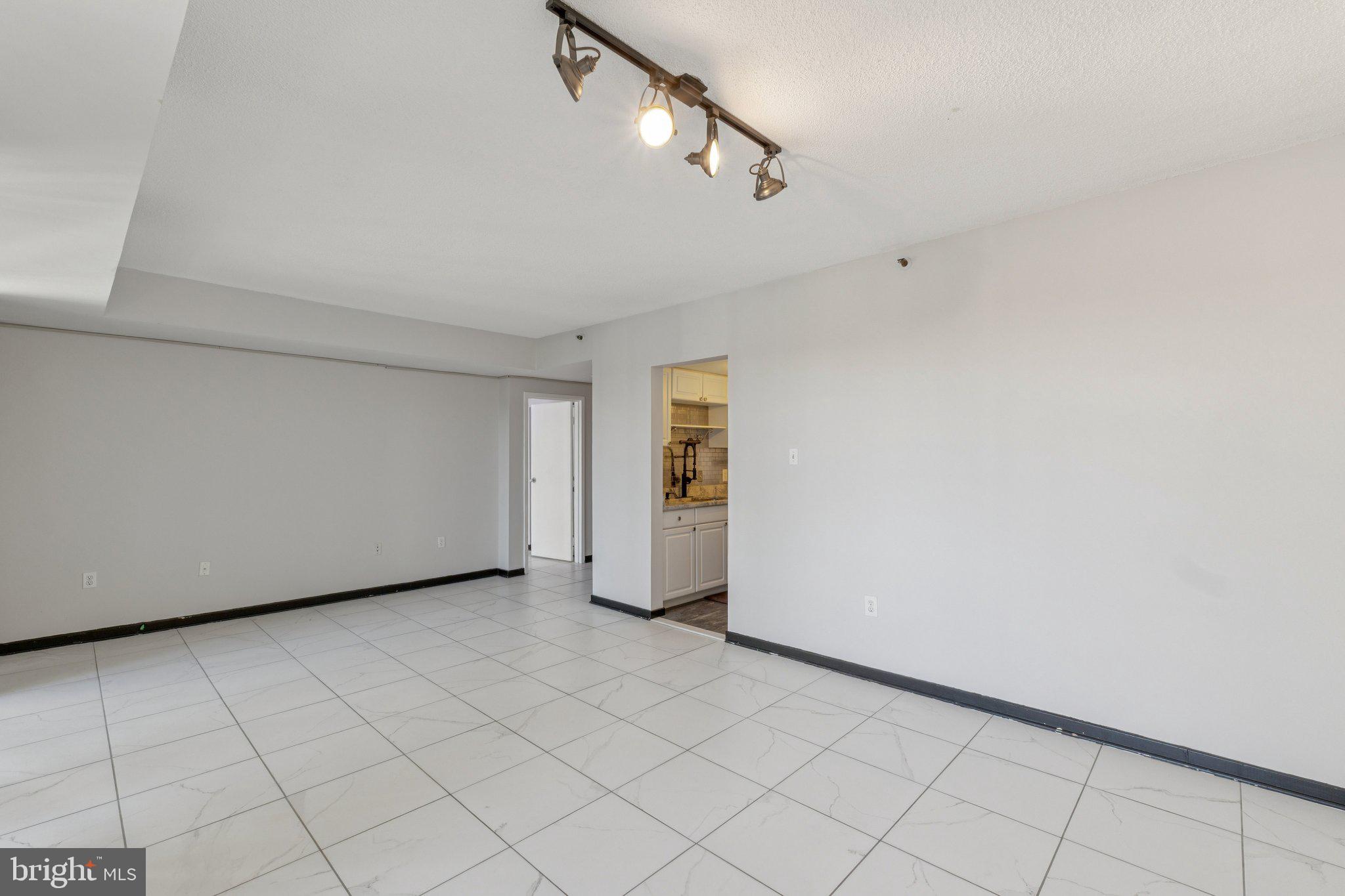 1530 Key Boulevard, Unit 929 Arlington, VA 22209 - Photo 7 of 37 a view of an empty room