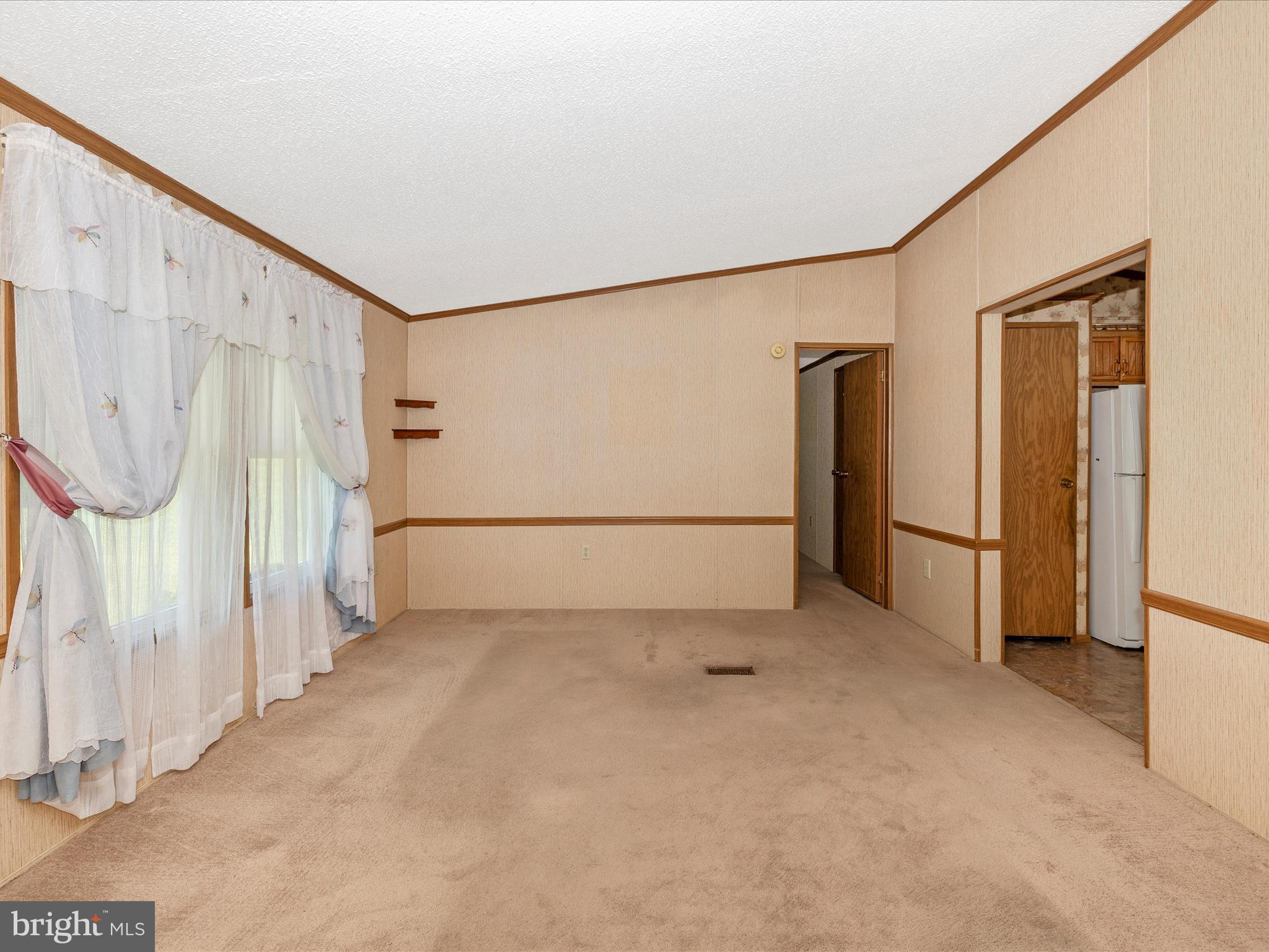 13914 Prospect Road Mount Airy, MD 21771 - Photo 5 of 57 Living Room