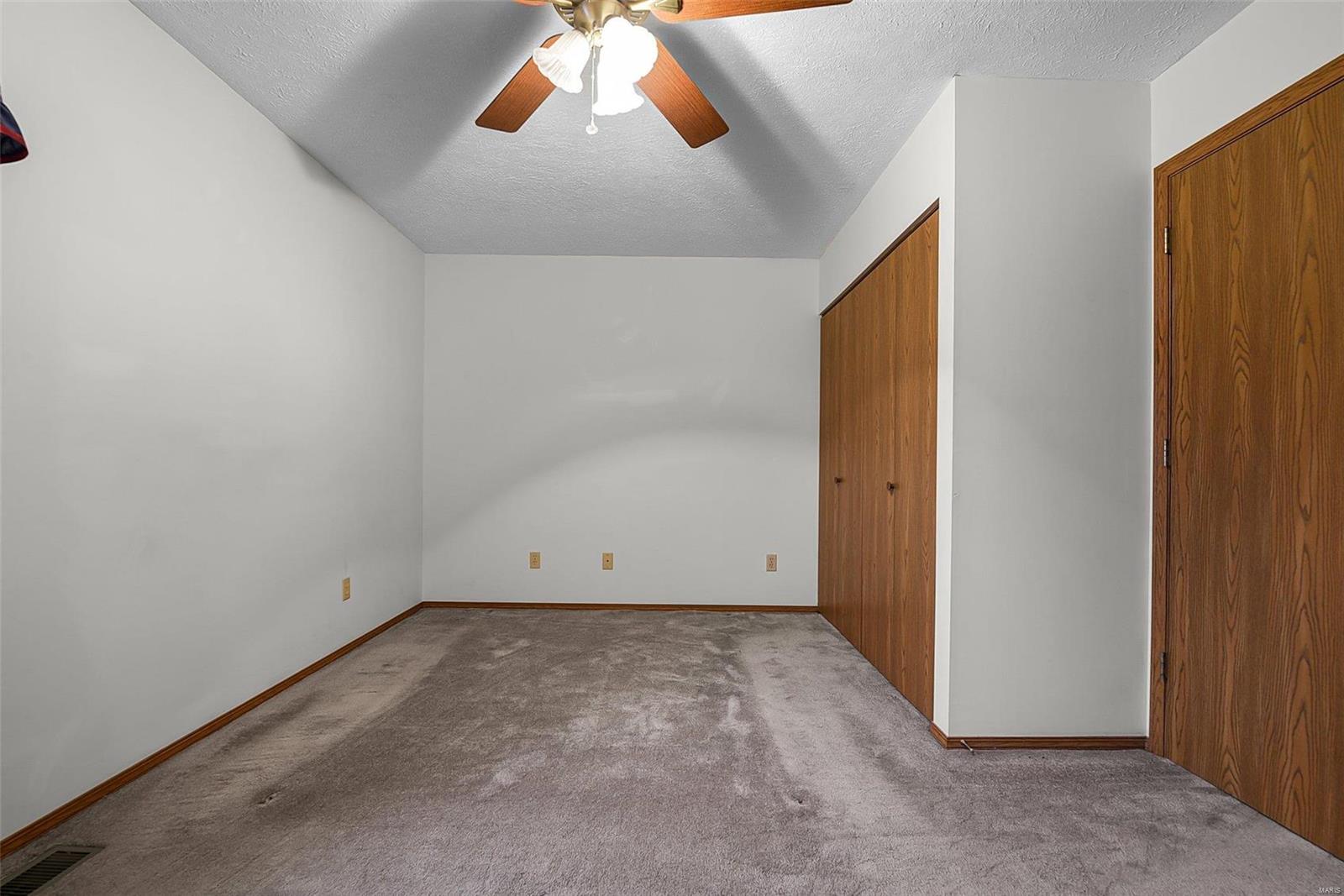 6003 Roach Road Godfrey, IL 62035 - Photo 10 of 25