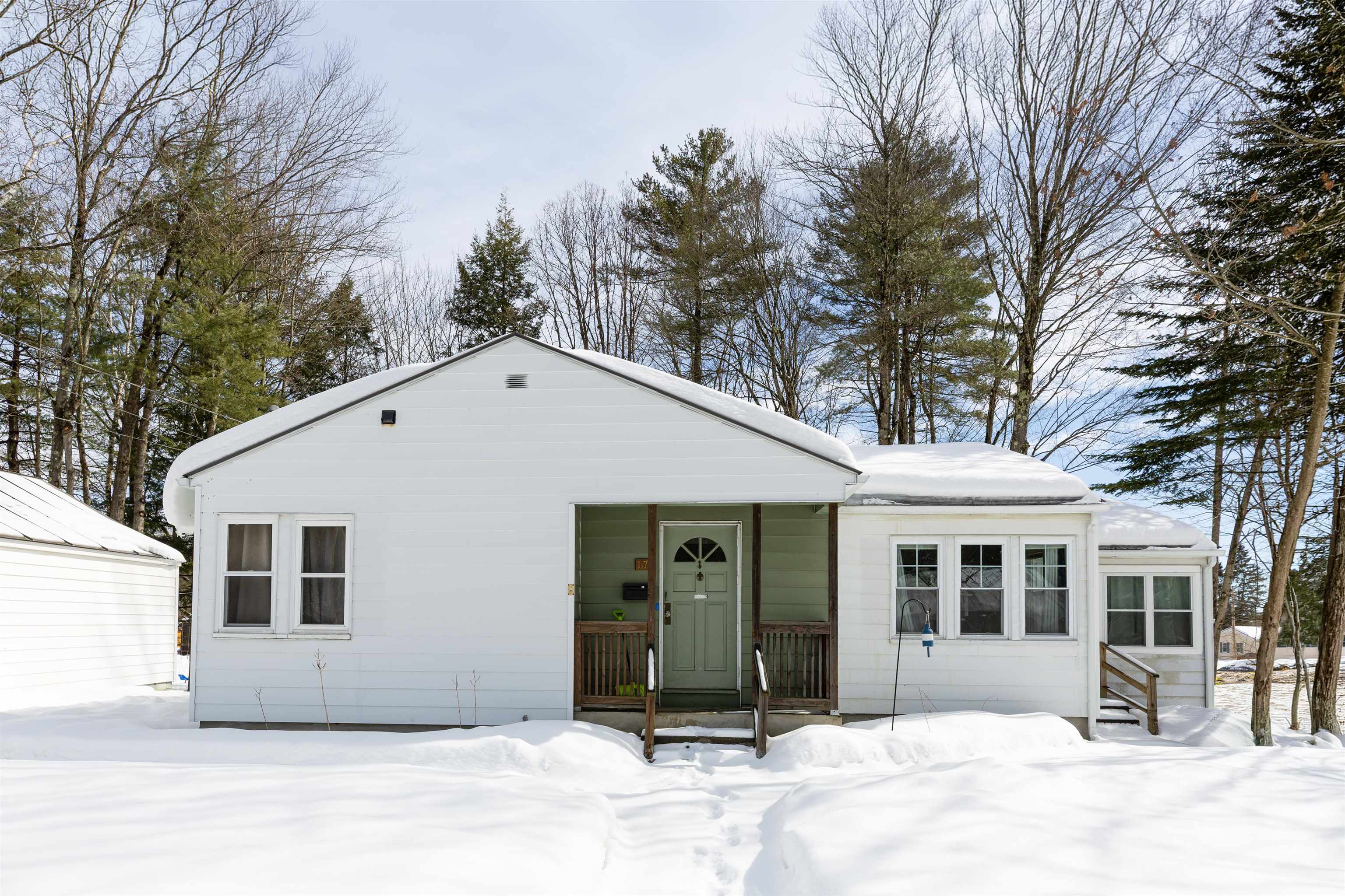 117 Airport Road Hartford, VT 05001 - Photo 2 of 24
