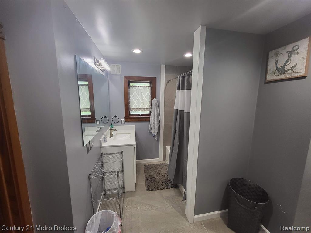 4661 Murphy Lake Road Millington, MI 48746 - Photo 8 of 33