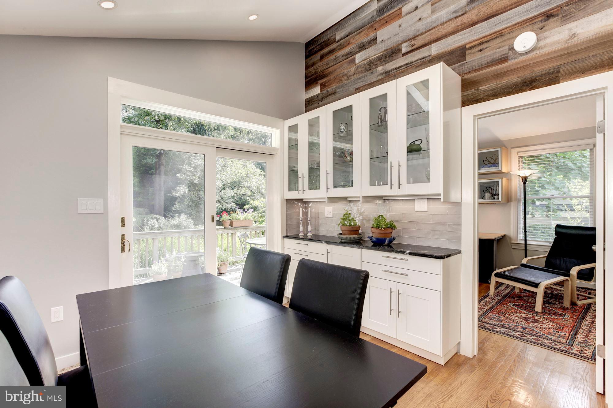 6212 Walhonding Road Bethesda, MD 20816 - Photo 27 of 60 Kitchen w/eat-in table