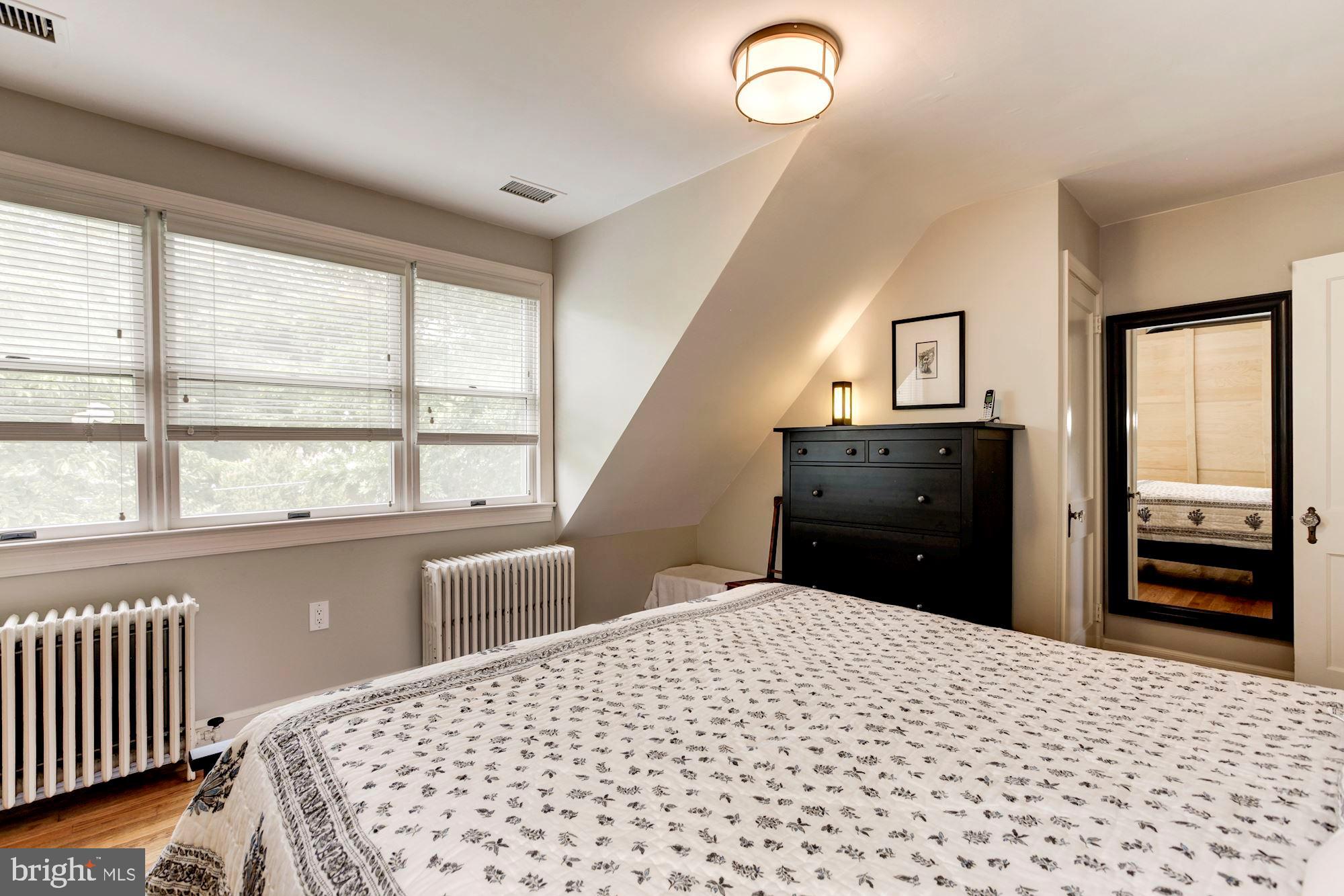 6212 Walhonding Road Bethesda, MD 20816 - Photo 37 of 60 Bedroom