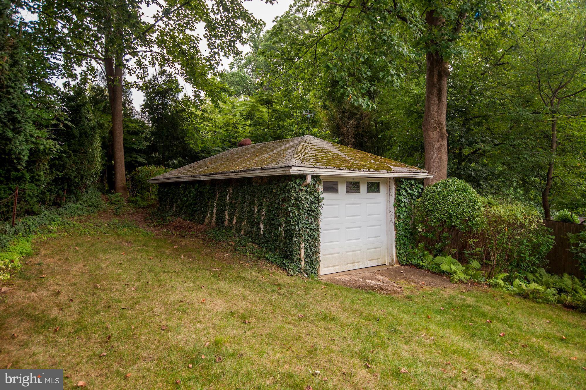 6212 Walhonding Road Bethesda, MD 20816 - Photo 59 of 60 Oversized detached 1-car garage
