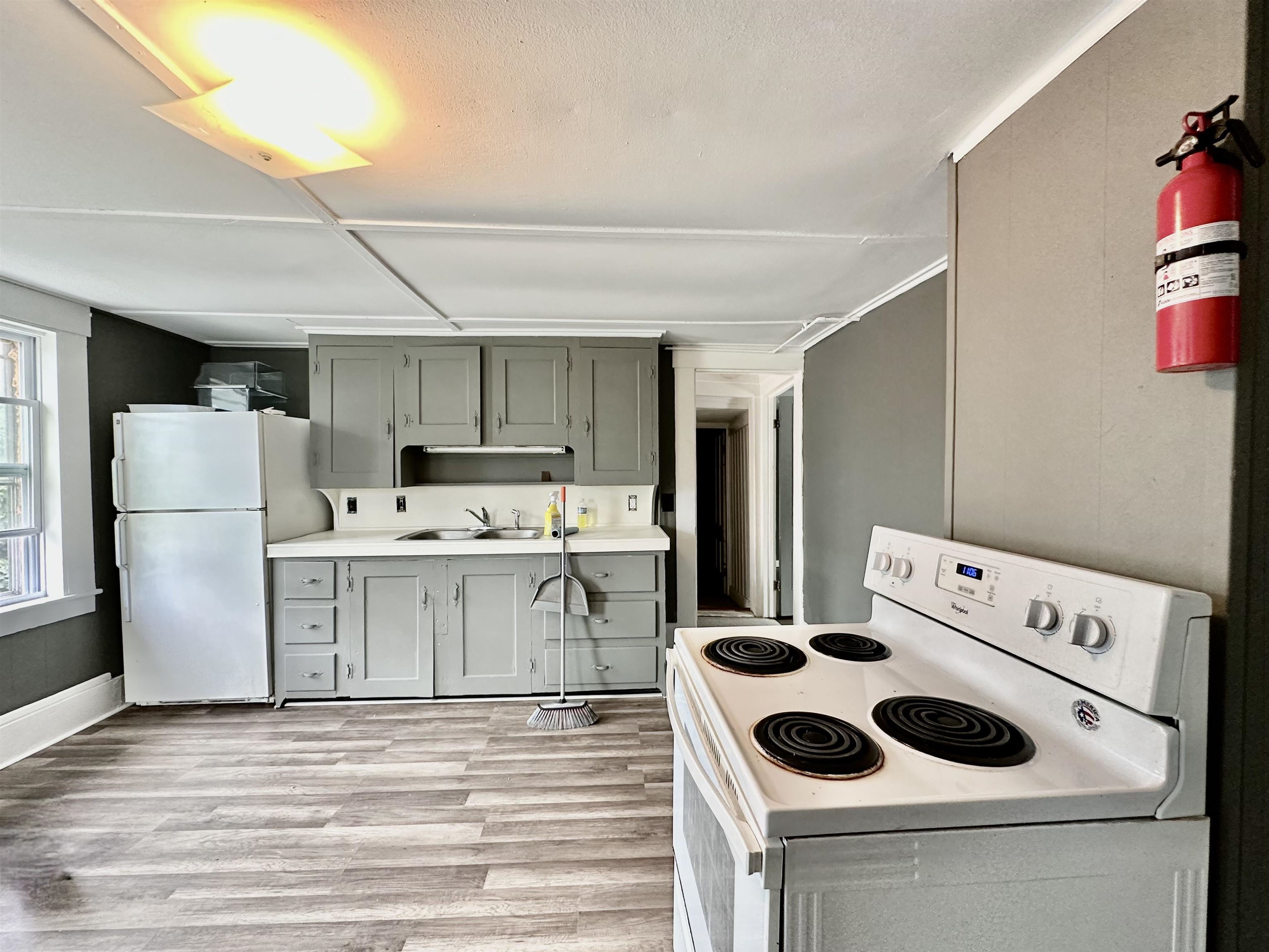 328 Portland Street Rochester, NH 03867 - Photo 13 of 33