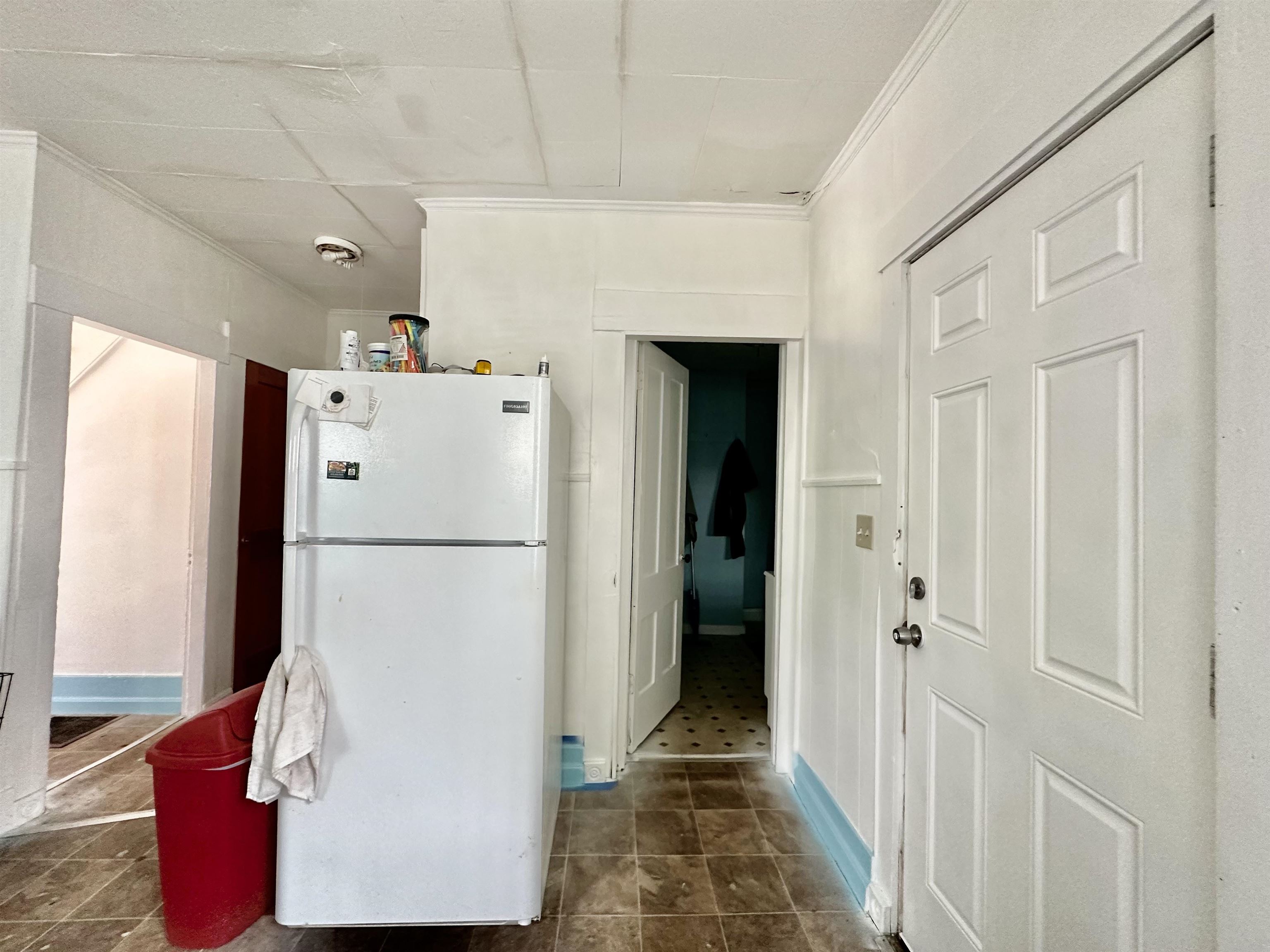 328 Portland Street Rochester, NH 03867 - Photo 8 of 33