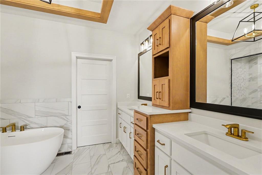 11275 South Gleason Road Olathe, KS 66061 - Photo 16 of 40