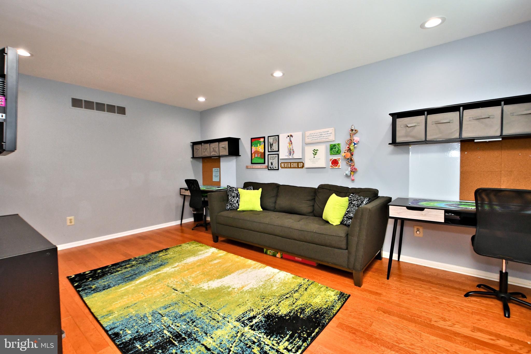 213 Twining Road Lansdale, PA 19446 - Photo 26 of 65 Living room
