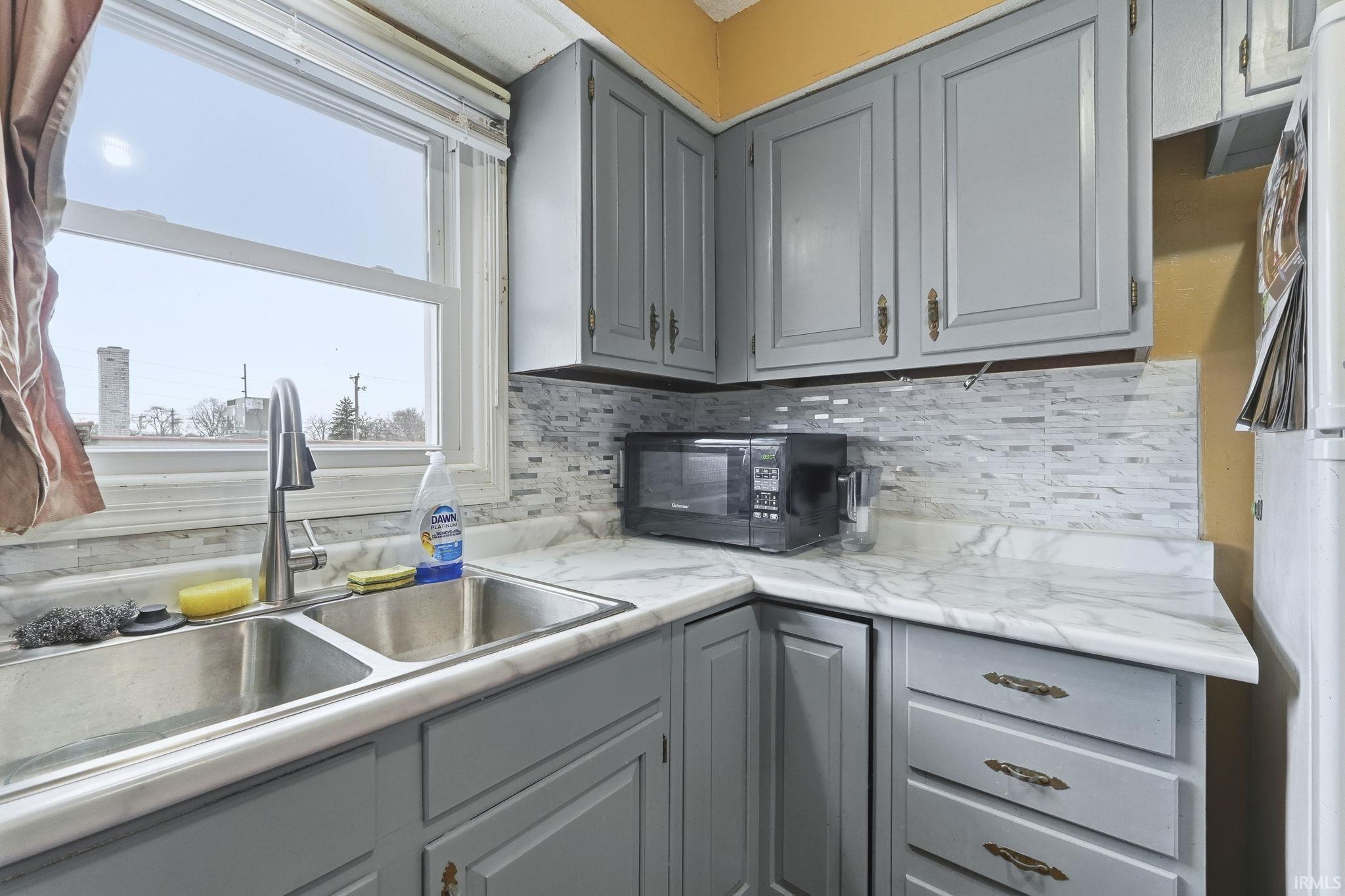 2230 Cass Street Fort Wayne, IN 46808 - Photo 10 of 29