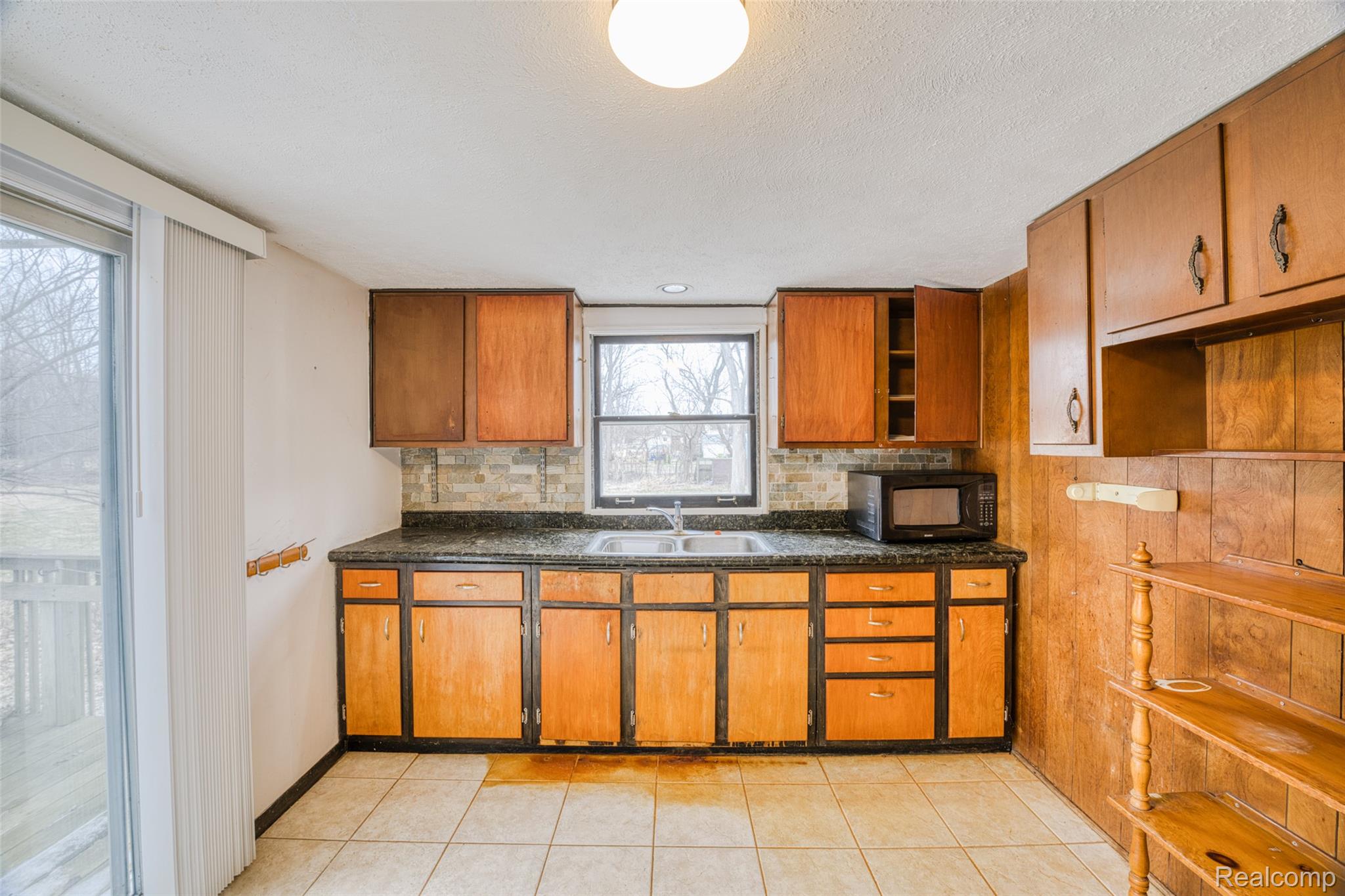 23675 Novi Road Novi, MI 48375 - Photo 4 of 34 image-2.jpg