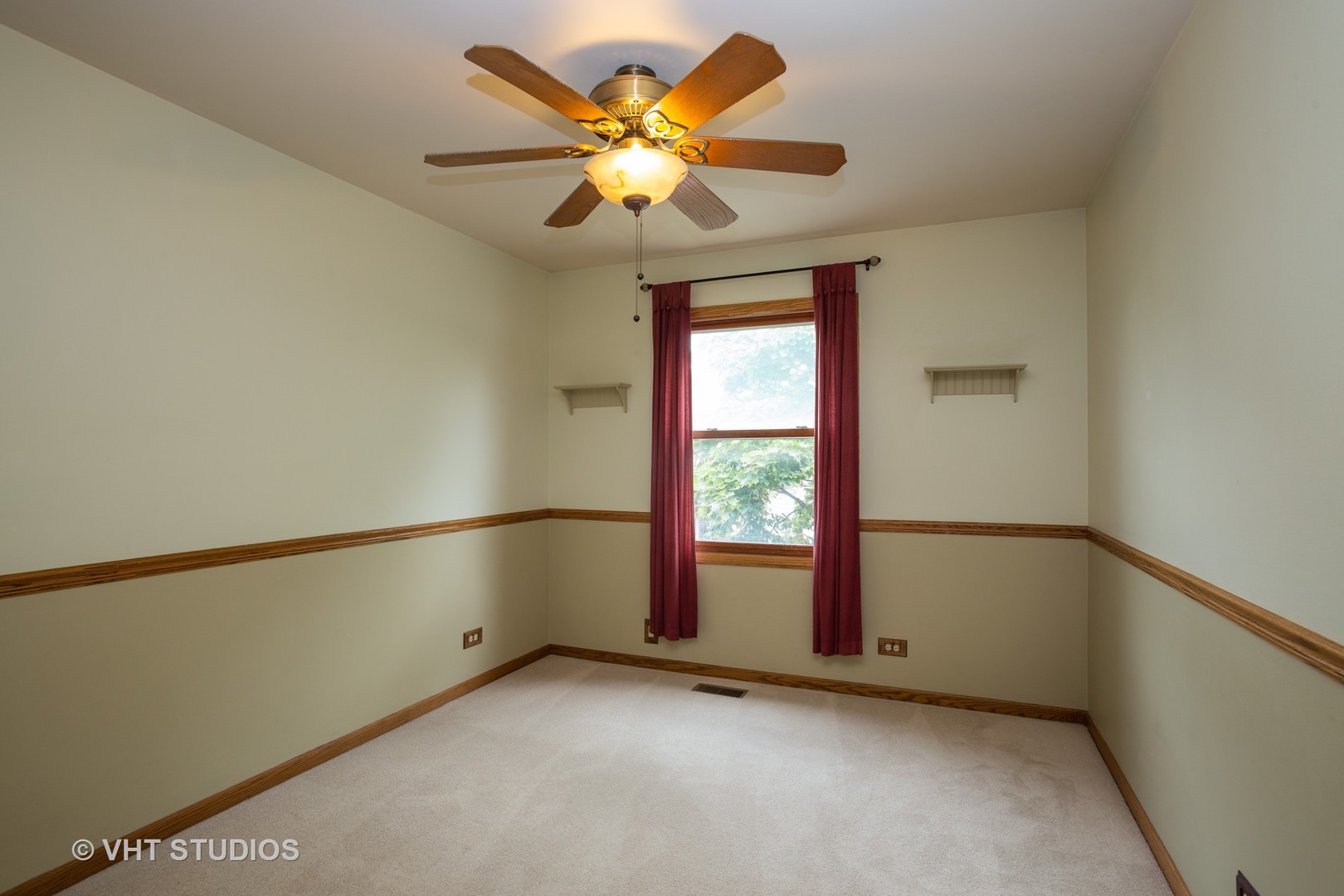 67 Bright Ridge Drive Schaumburg, IL 60194 - Photo 14 of 16 an empty room with a window
