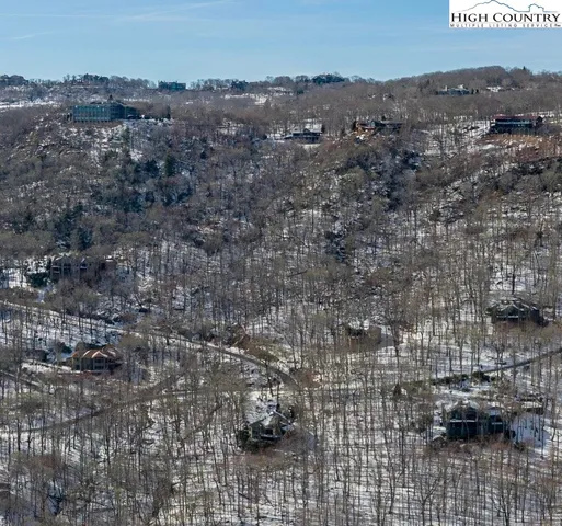 $299,000 | 1040 Club Cliffs Drive, Linville, NC 28646