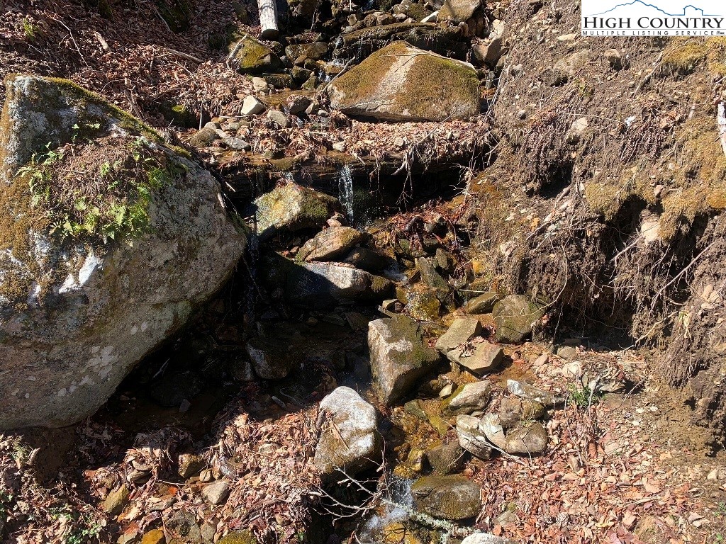 1040 Club Cliffs Drive Linville, NC 28646 - Photo 4 of 16