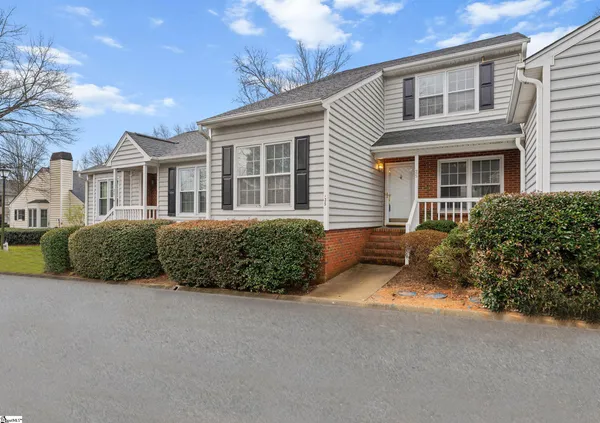 $230,000 | 40 Wood Pointe Drive, Unit 25, Greenville, SC 29615