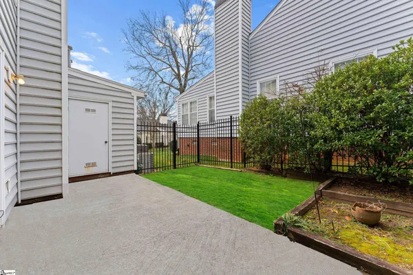 $230,000 | 40 Wood Pointe Drive, Unit 25, Greenville, SC 29615