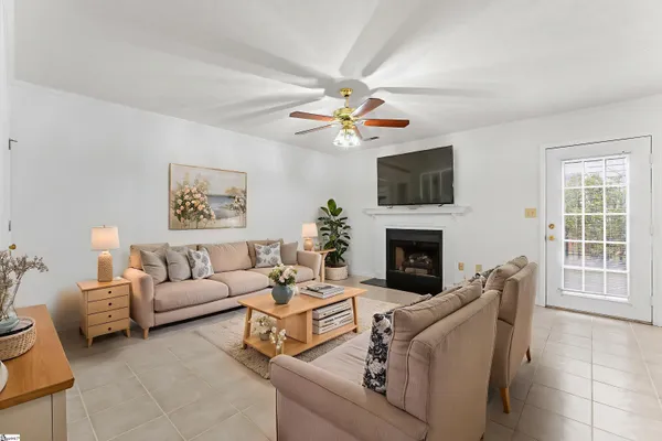 $230,000 | 40 Wood Pointe Drive, Unit 25, Greenville, SC 29615