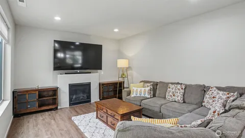 $799,900 | 22509 Southeast 283rd Street, Maple Valley, WA 98038