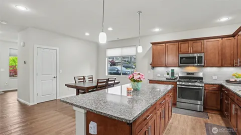 $799,900 | 22509 Southeast 283rd Street, Maple Valley, WA 98038
