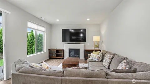 $799,900 | 22509 Southeast 283rd Street, Maple Valley, WA 98038