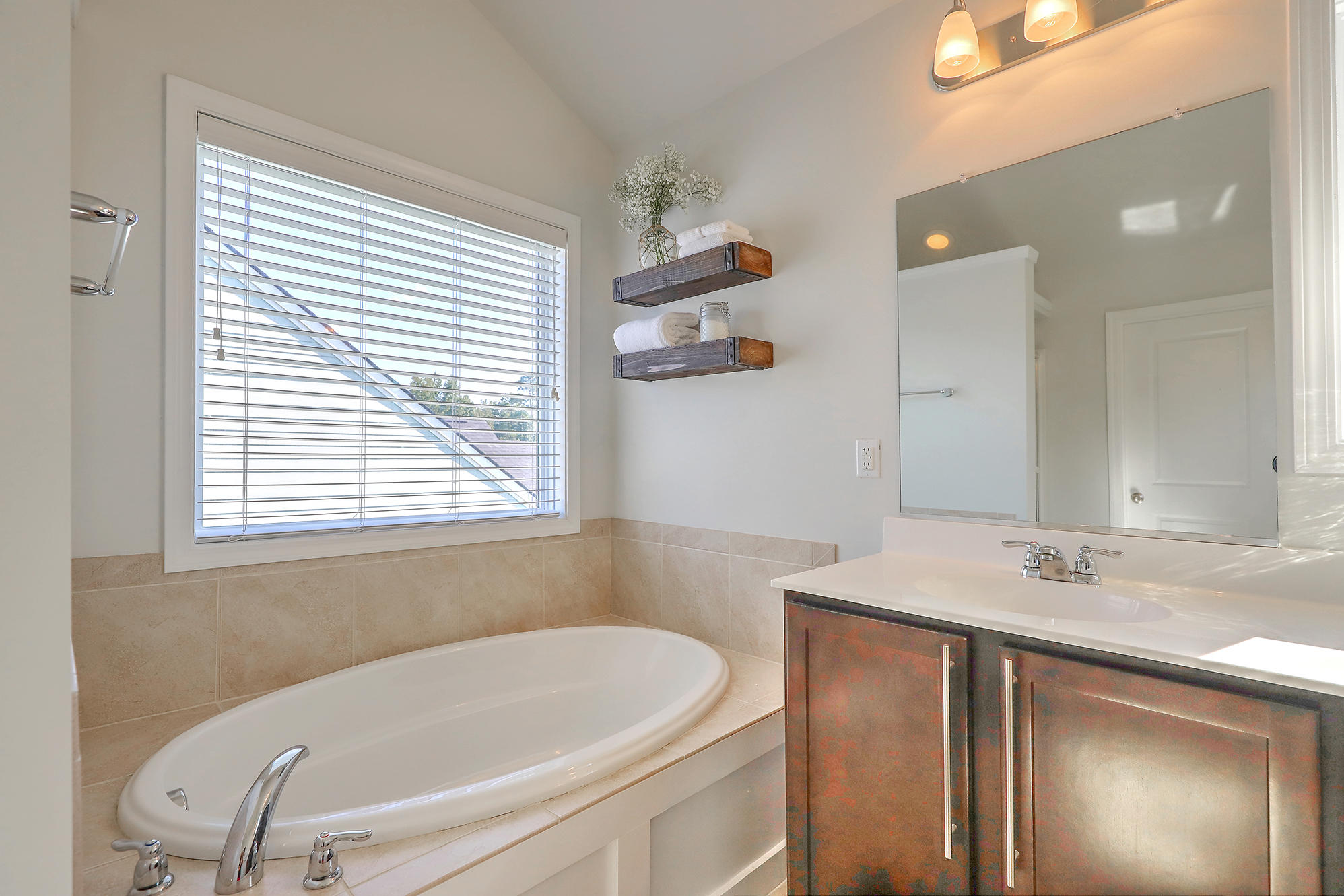 1208 Raven Road Hanahan, SC 29410 - Photo 35 of 38 IMG_8947_8_9