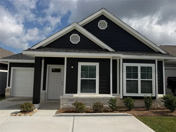 $229,515 | 11828 East Gate Drive, Willis, TX 77318
