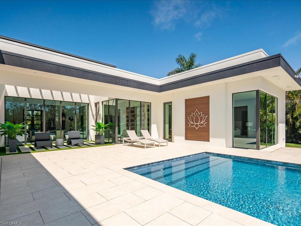 172 Center Street Naples, FL 34108 - Photo 45 of 50