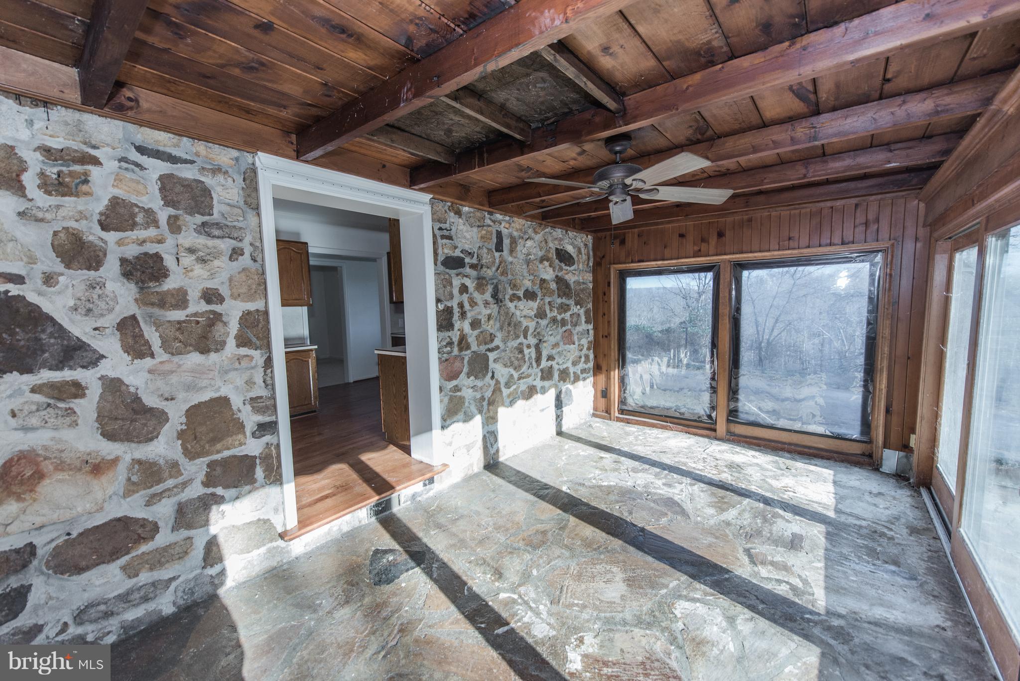 14717 White Oak Ridge Hancock, MD 21750 - Photo 4 of 51 Gallery Image 4