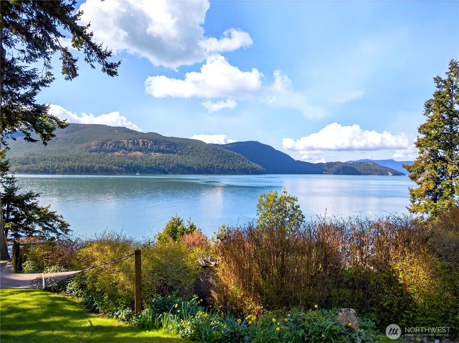 5132 West Shore Road Anacortes, WA 98221 - Photo 5 of 33