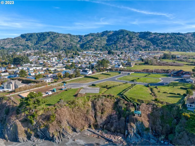 $210,000 | 97972 Sea Breeze Way, Unit 19, Brookings, OR 97415