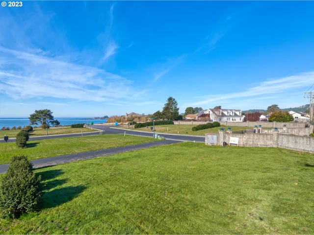 $210,000 | 97972 Sea Breeze Way, Unit 19, Brookings, OR 97415