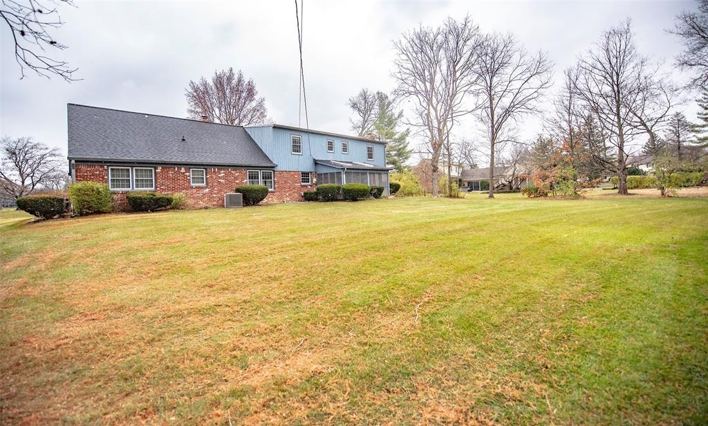 5281 Roxbury Road Indianapolis, IN 46226 - Photo 4 of 57 Gallery Image 4