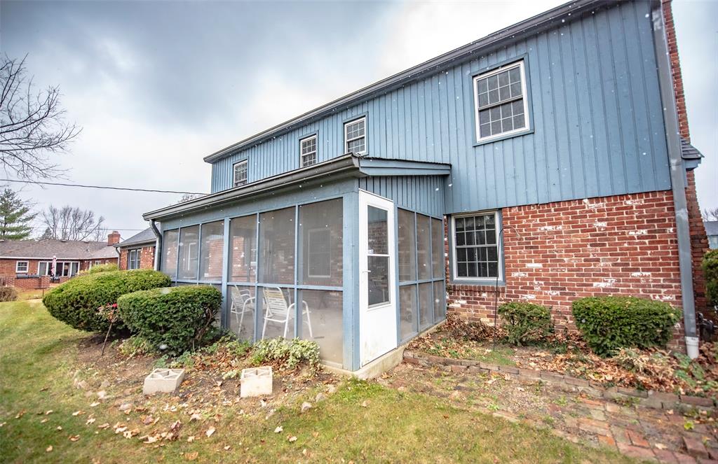 5281 Roxbury Road Indianapolis, IN 46226 - Photo 5 of 57 Gallery Image 5