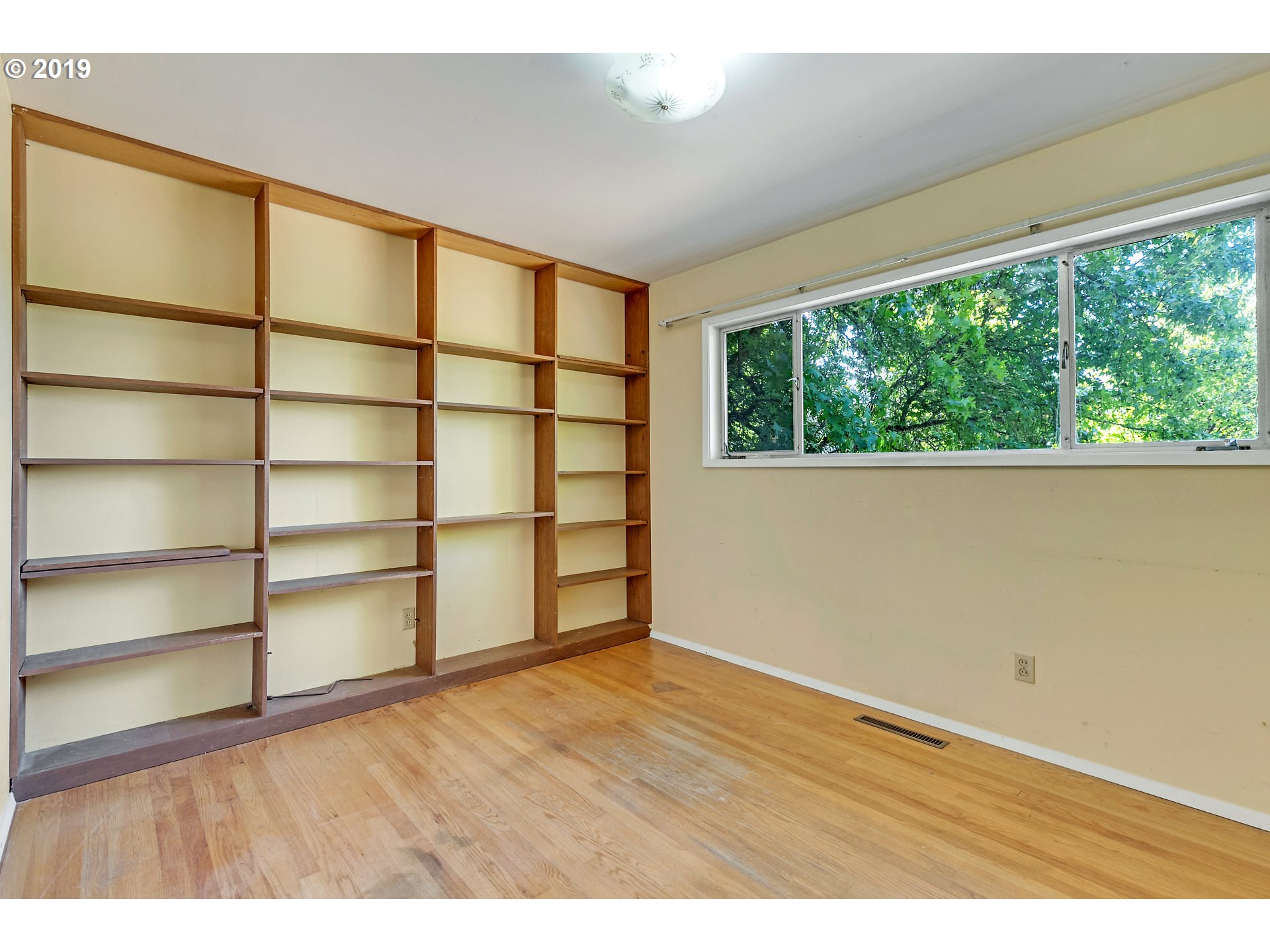 2225 Southwest Mitchell Street Portland, OR 97239 - Photo 13 of 32 Bedroom, Primary