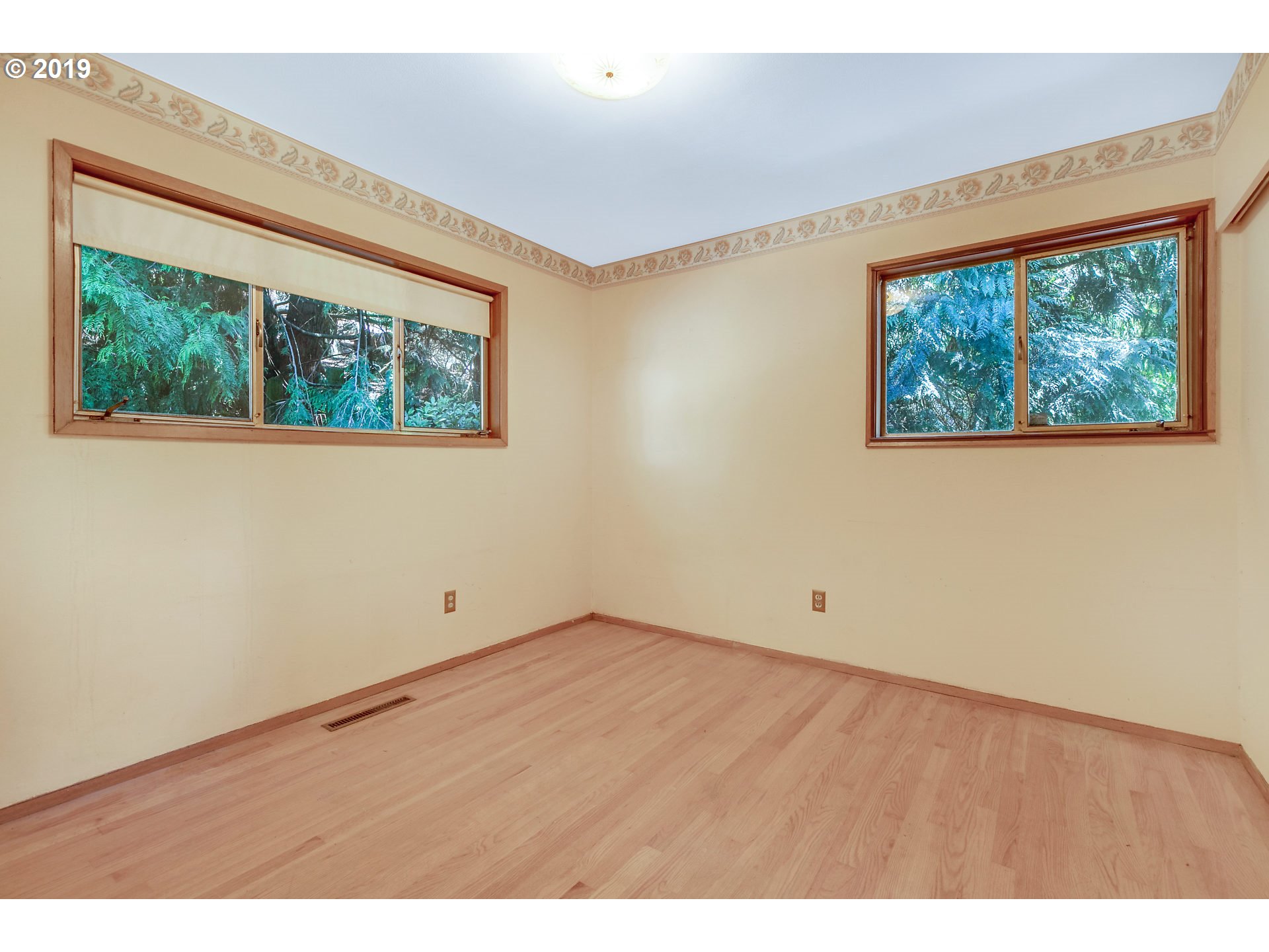 2225 Southwest Mitchell Street Portland, OR 97239 - Photo 17 of 32 Bedroom
