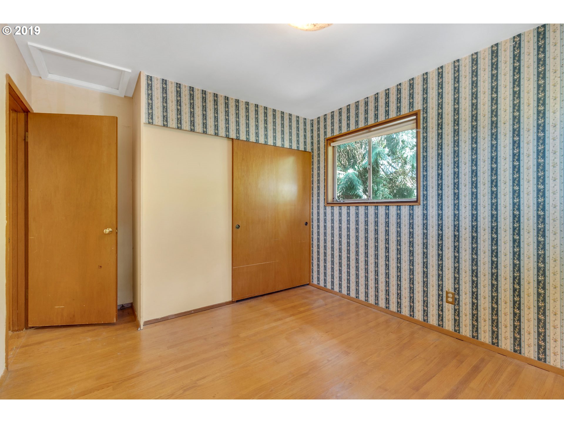 2225 Southwest Mitchell Street Portland, OR 97239 - Photo 20 of 32 Bedroom