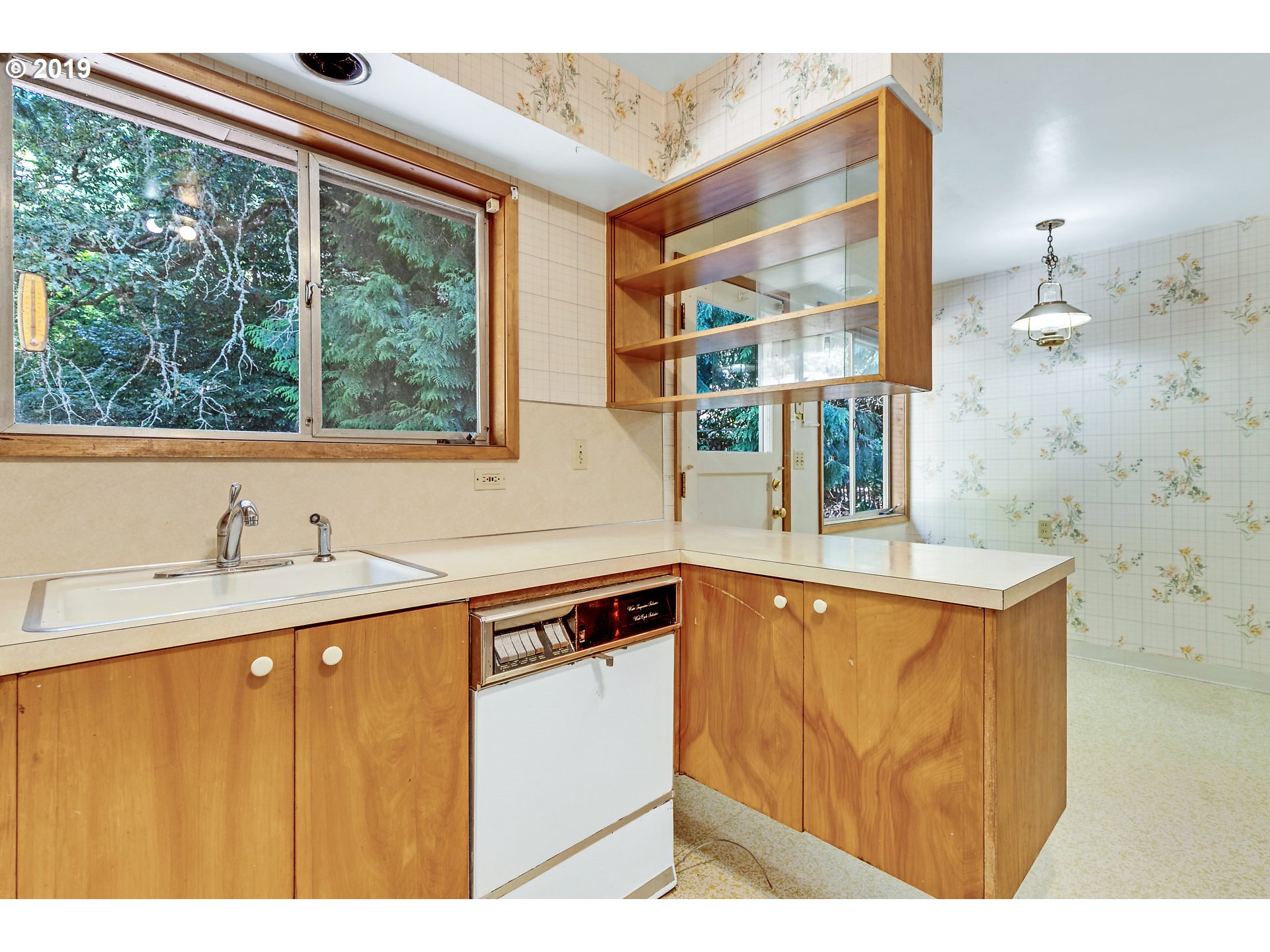 2225 Southwest Mitchell Street Portland, OR 97239 - Photo 8 of 32 Gallery Image 8