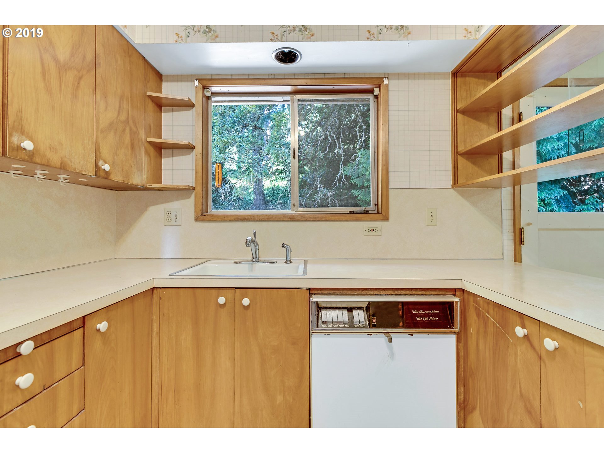 2225 Southwest Mitchell Street Portland, OR 97239 - Photo 10 of 32 Gallery Image 10