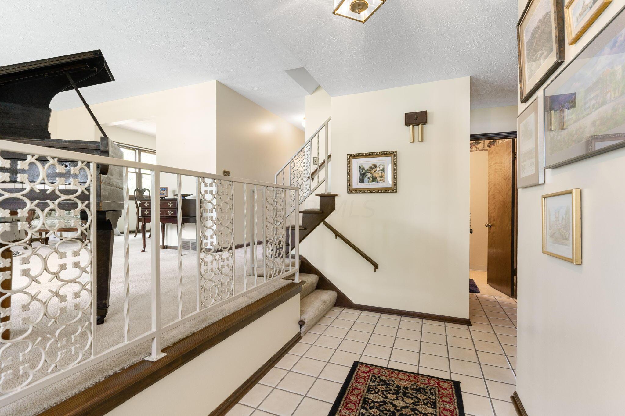 5478 Larkwood Road Columbus, OH 43229 - Photo 5 of 50 5478 Larkwood Rd (Interior)-2