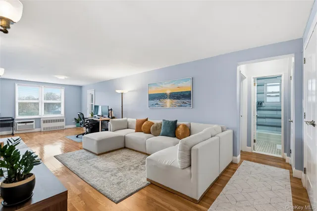 $389,000 | 241-20 Northern Boulevard, Unit 5B | Douglaston