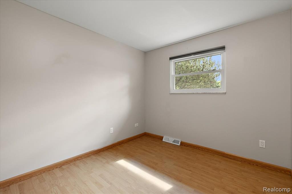 3500 Emmons Avenue Rochester Hills, MI 48307 - Photo 22 of 34
