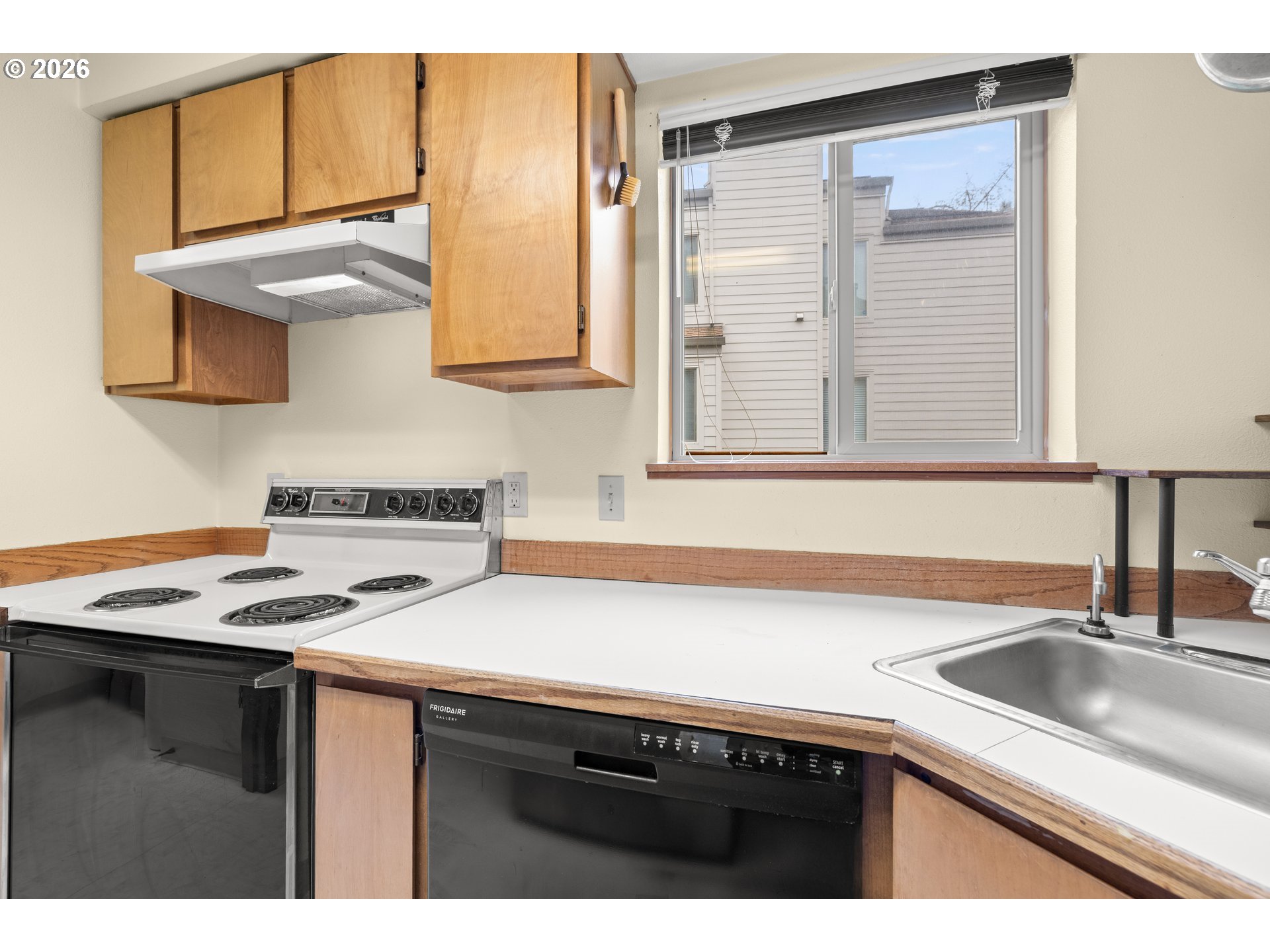 9910 Southwest Trapper Terrace Beaverton, OR 97008 - Photo 9 of 30