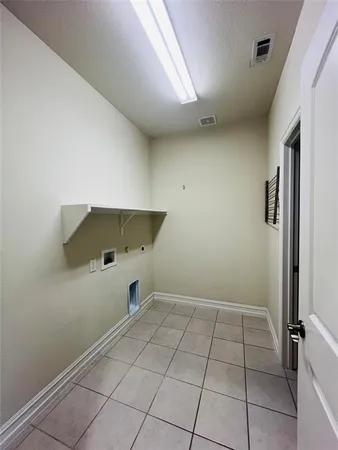 a view of utility room