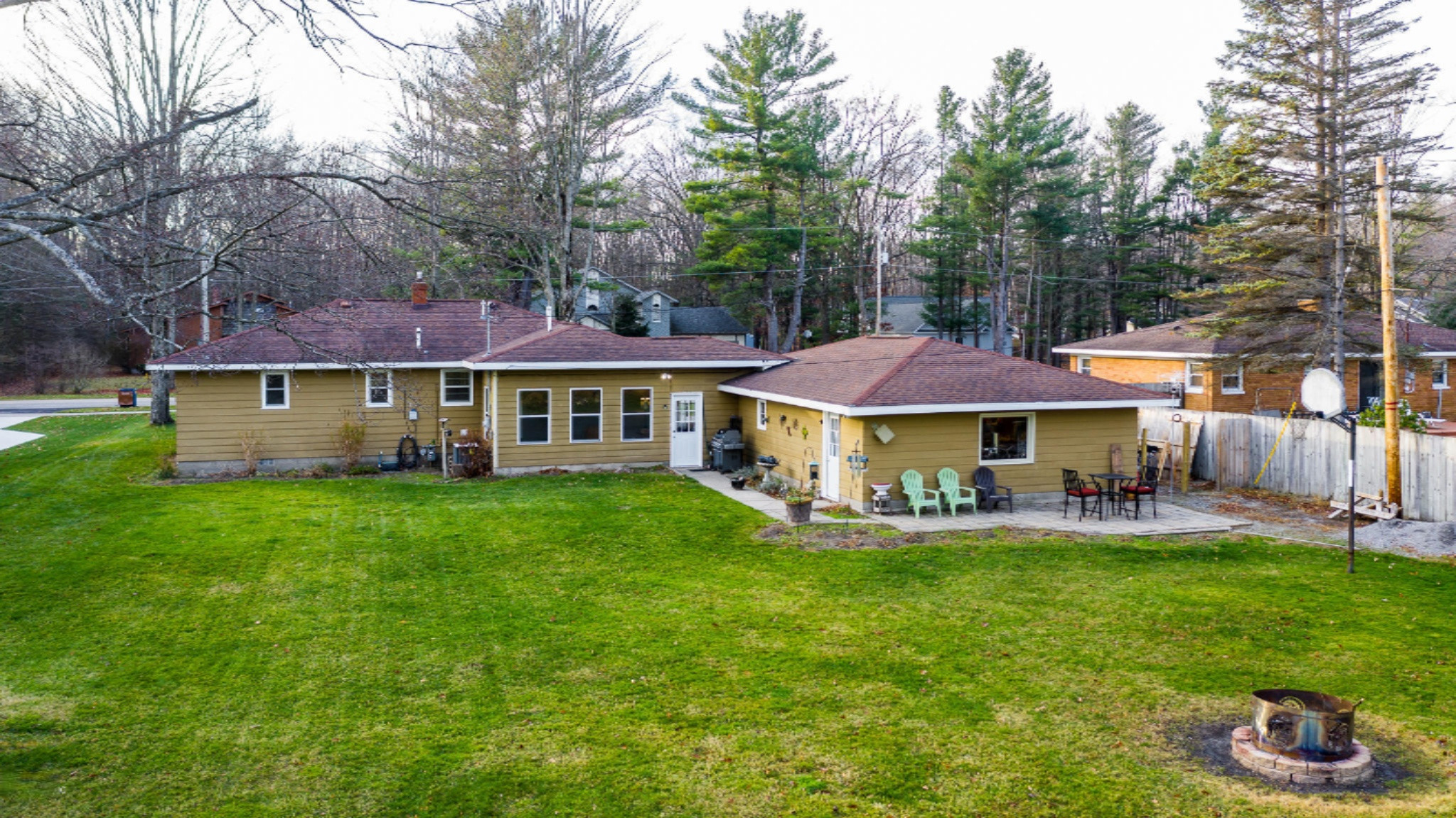 19120 West Spring Lake Road Spring Lake, MI 49456 - Photo 5 of 45 19120 W Spring Lake Rd Spring Lake-16