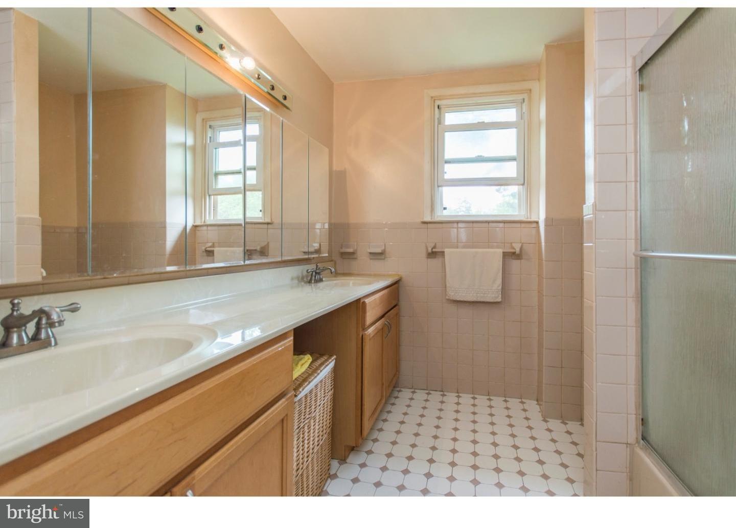540 Ashbourne Road Cheltenham, PA 19012 - Photo 18 of 25 Bathroom