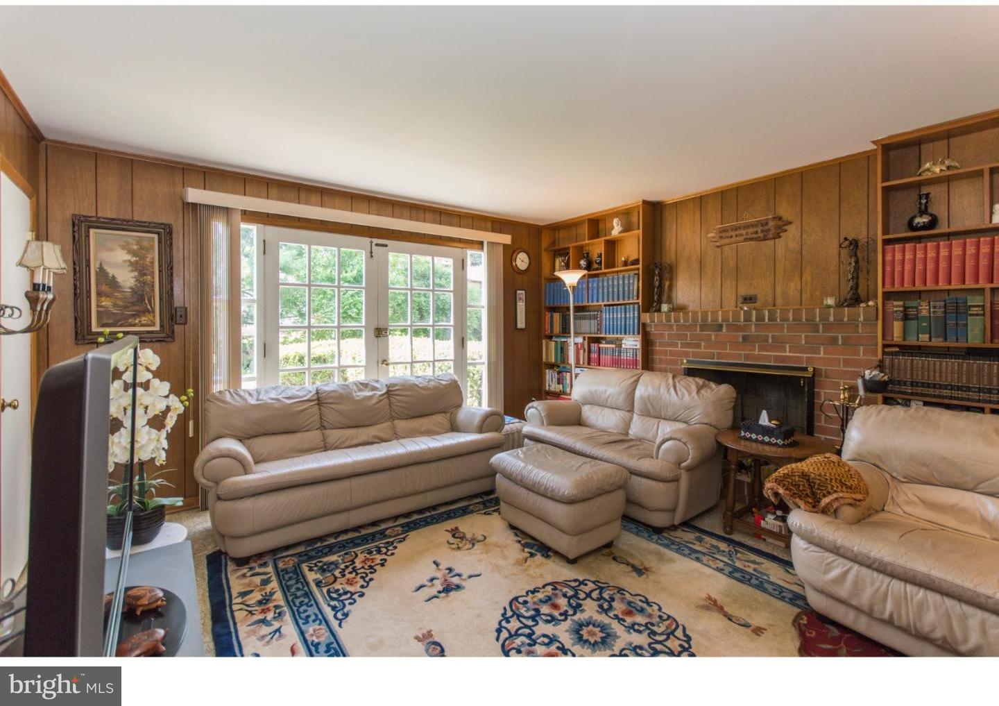 540 Ashbourne Road Cheltenham, PA 19012 - Photo 10 of 25 Family Room