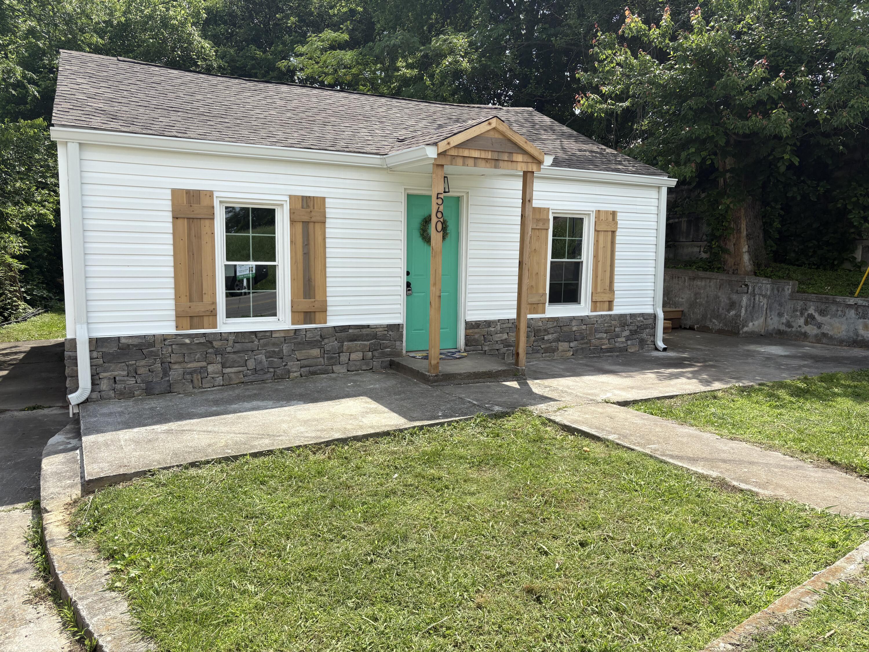 560 8th Street Northeast Cleveland, TN 37311 - Photo 2 of 22 front 2