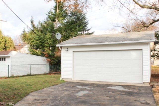 1175 Argonne Road Cleveland, OH 44121 - Photo 3 of 26 Two-car Detached Garage