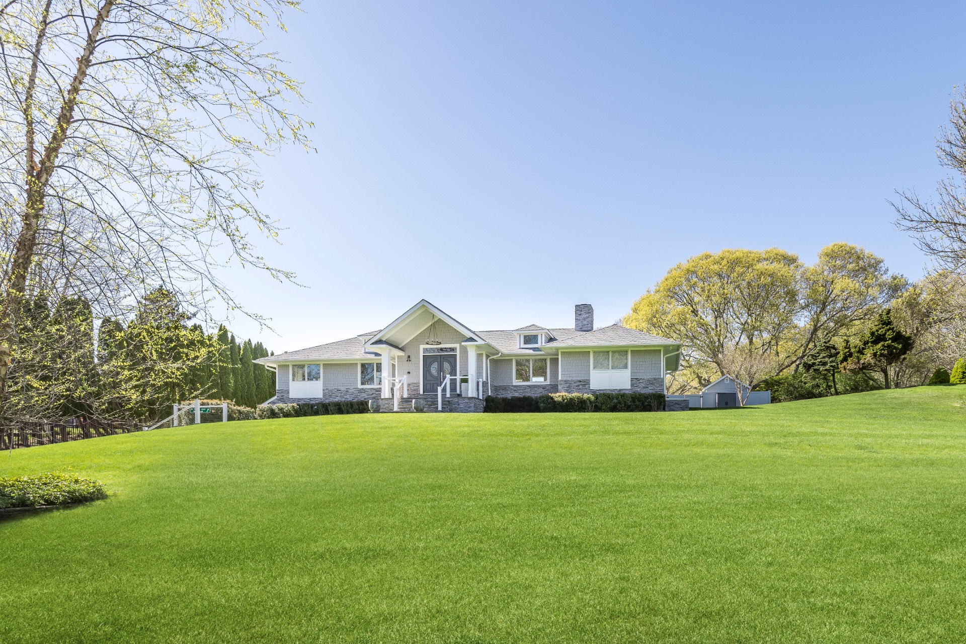 17 Upland Road Montauk, NY 11954 - Photo 2 of 37