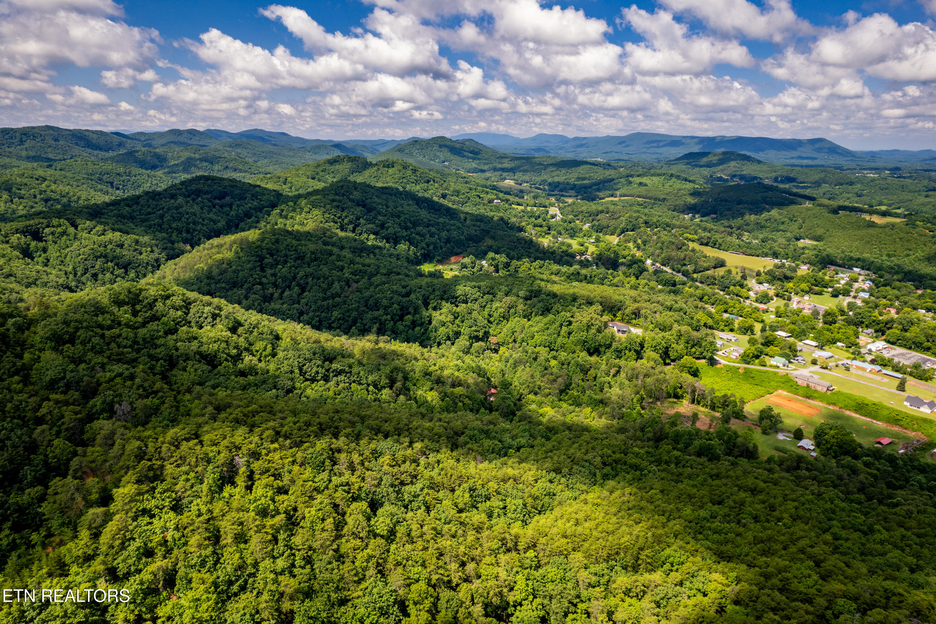 154 Poplar Road Tellico Plains, TN 37385 - Photo 13 of 39 Poplar