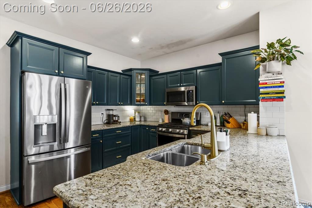 124 Woodside Road Royal Oak, MI 48073 - Photo 9 of 41